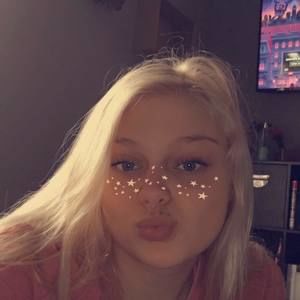 Meet your Posher, Alicia